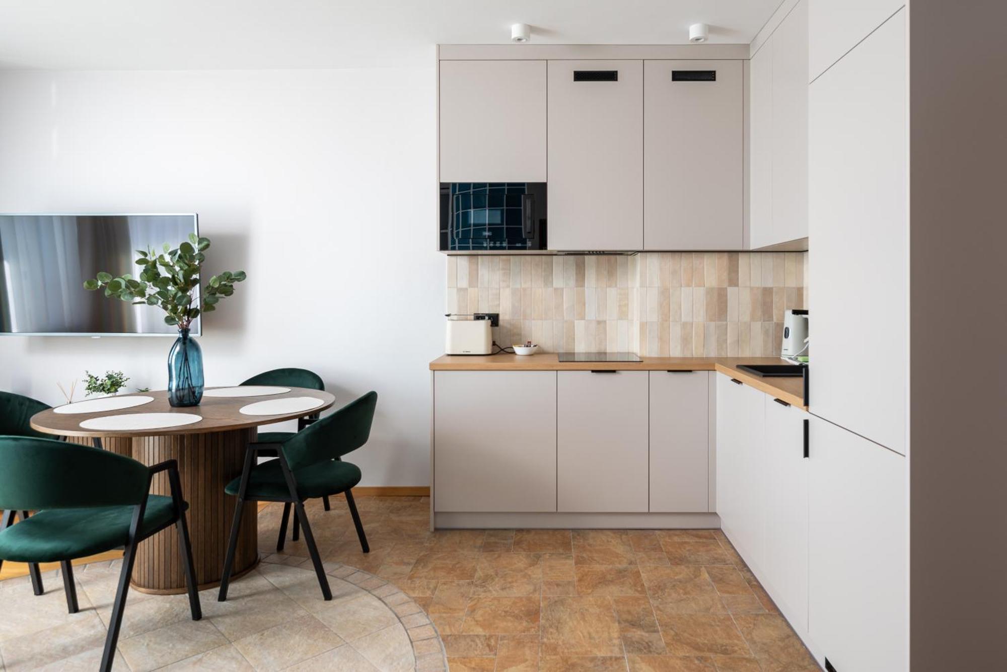 Saska Kepa Cosy Апартаменти